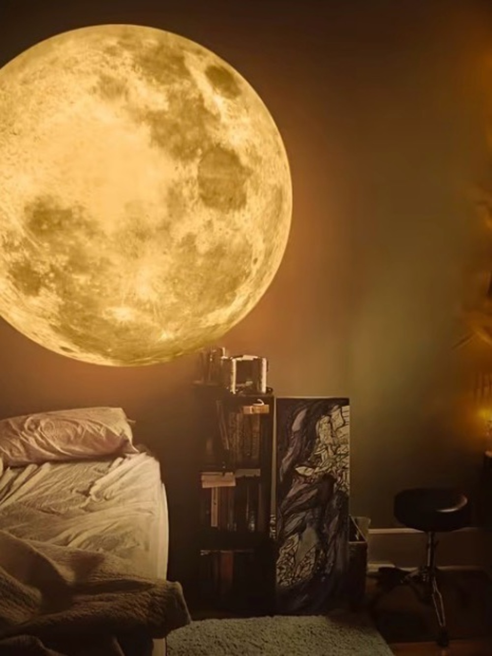 Projection Moon/Planet Wall Décor Lamp 3 Color